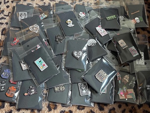 Pin badges horror humour - pin,