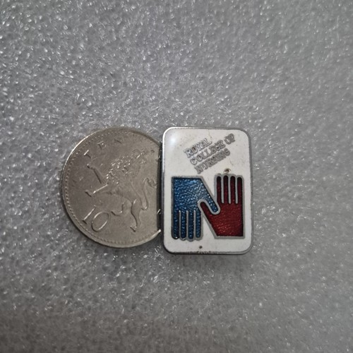 Royal college nursing badge - of,